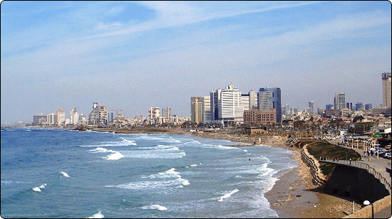 Набережная Тель-Авива - это 16 километров пляжа и гостиниц